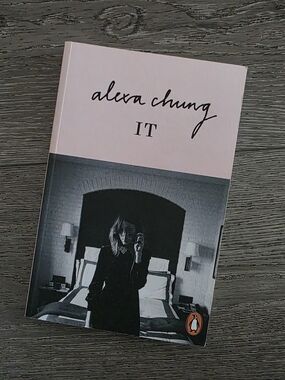 alexa chung IT paperback - Pale Pink and Black Cover